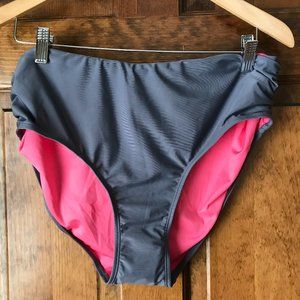 NWOT Free Country Gray w/Pink Lining Swim Bottoms X-Large